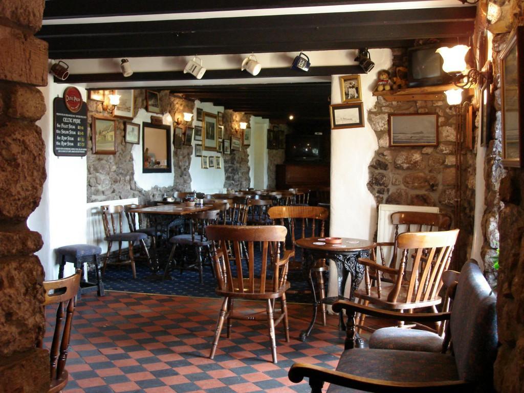 King'S Head Inn Llangynydd Exterior foto