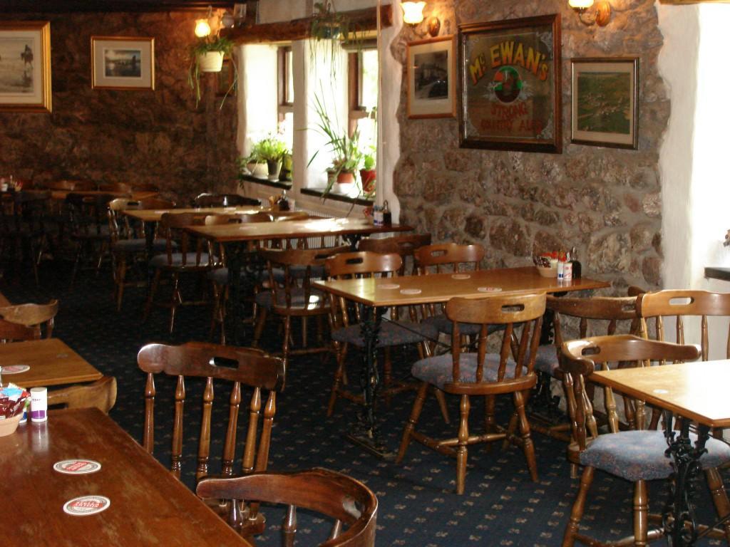King'S Head Inn Llangynydd Exterior foto