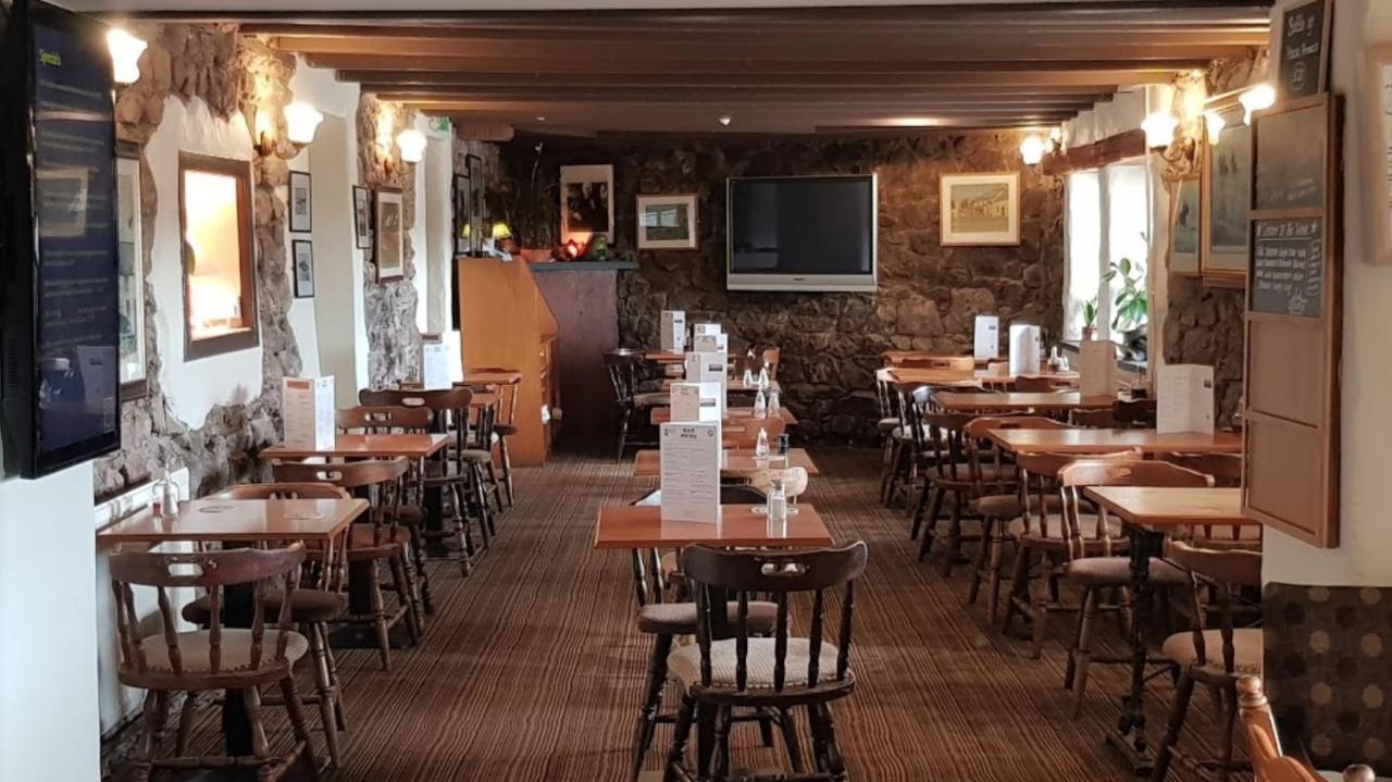 King'S Head Inn Llangynydd Exterior foto