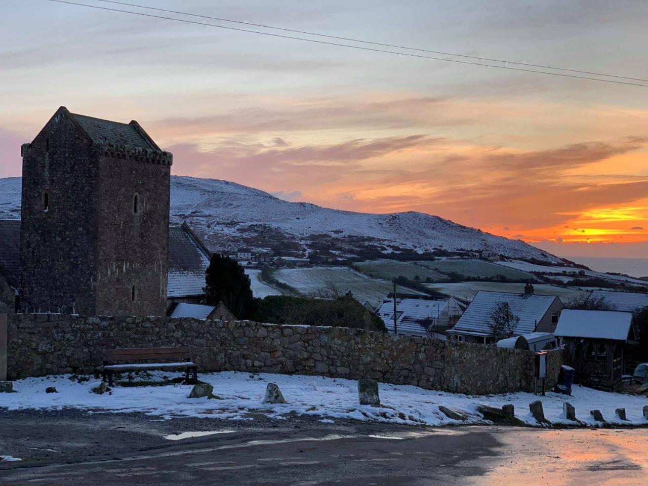 King'S Head Inn Llangynydd Exterior foto